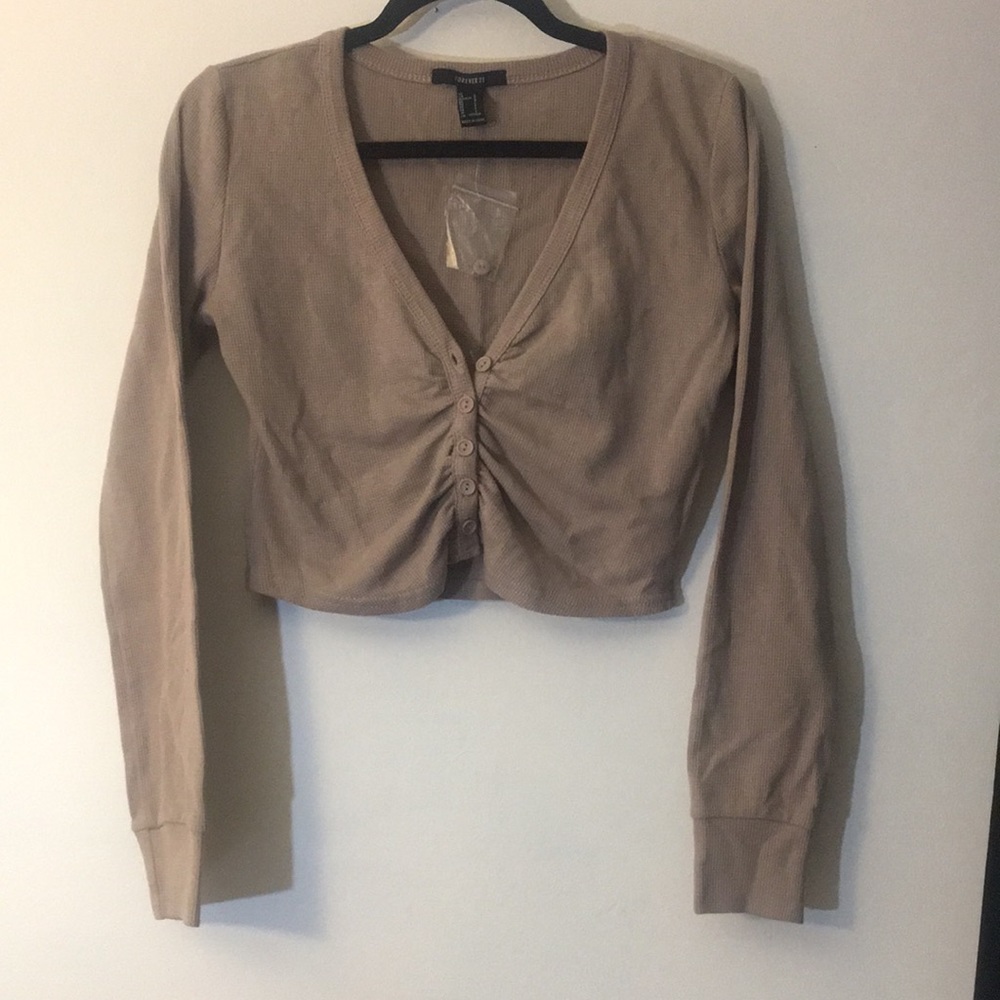 NWOT cream taupe colored ruched button down crop top